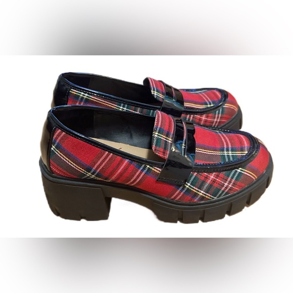 Betsey Johnson Torrid Womens Shoes 7,5 WW  Red Plaid Creeper Loafers Wide Width - Picture 1 of 8